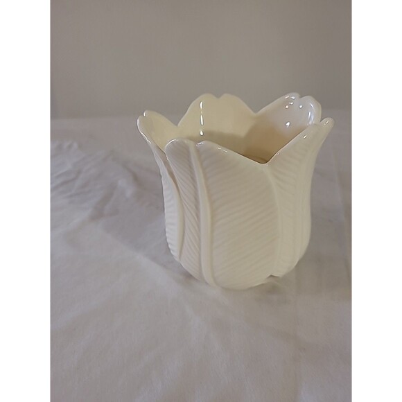 Partylite Ivory Lotus Ceramic Candleholder With Candle - Picture 5 of 9